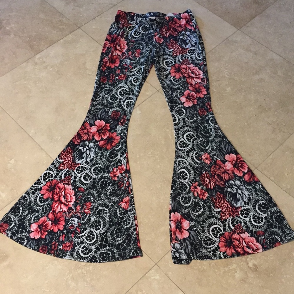 LAST ONE ! Boho Floral Bell Bottom - Picture 6 of 6